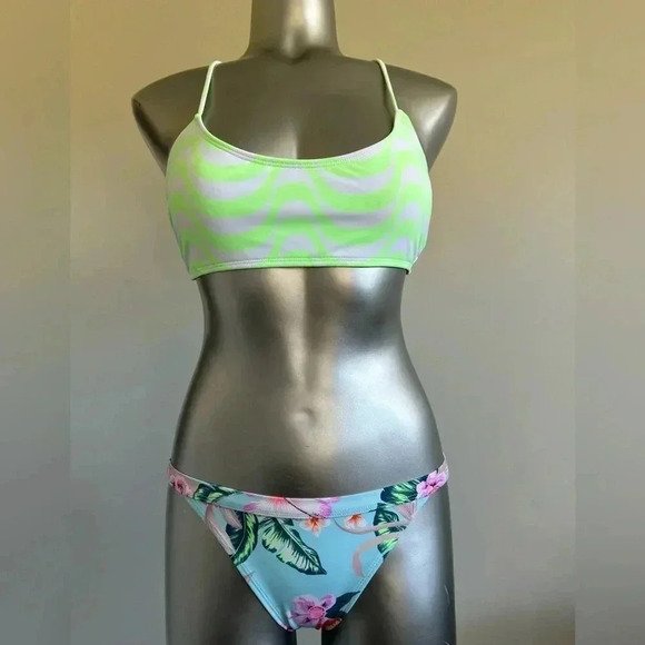 FREE 🆕➕size Swimsuit Hipster  Bottoms - Picture 6 of 15
